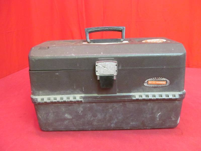 lot 188 image: vintage fishing tackle box