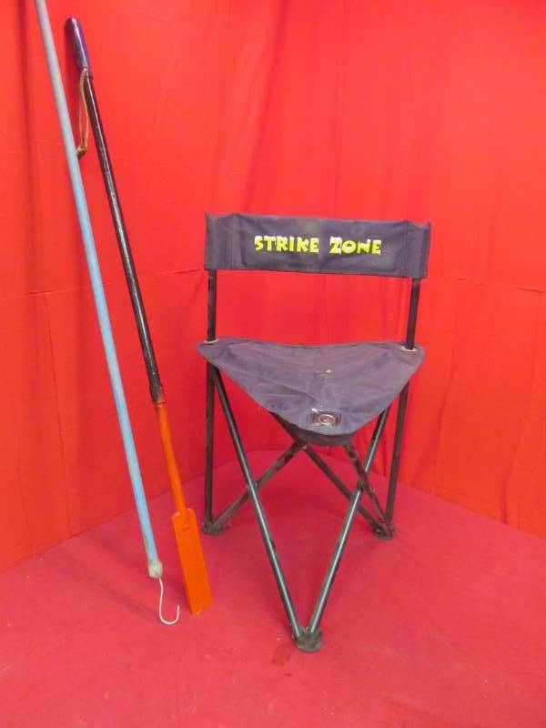 lot 198 image: ice fishing equipment