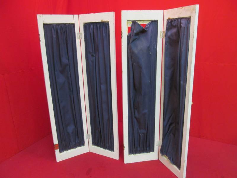 lot 204 image: shutters