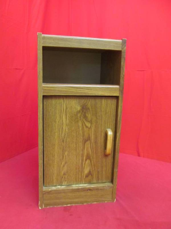 lot 210 image: end table