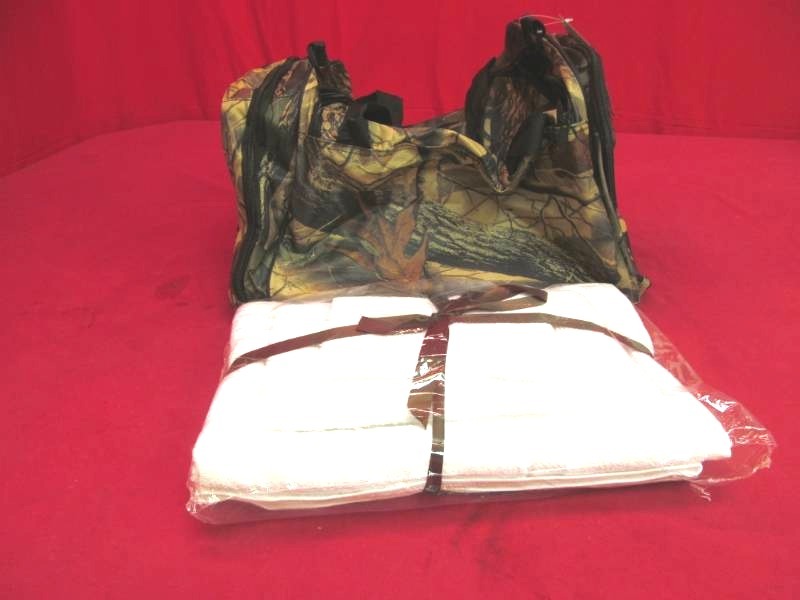 lot 216 image: duffle bag, towel set