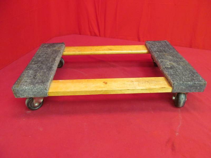 lot 220 image: furniture cart