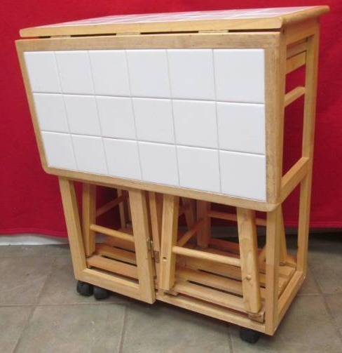 lot 223 image: kitchen island breakfast nook