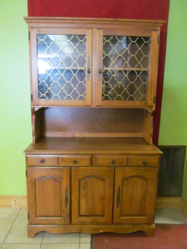 lot 271 image: china cabinet
