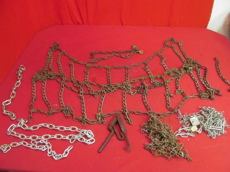 lot 295 image: chains