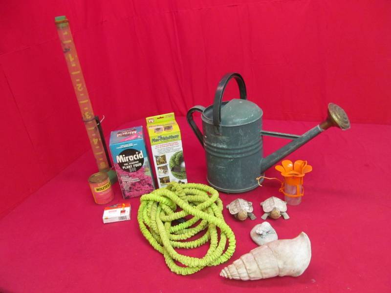 lot 306 image: garden supplies
