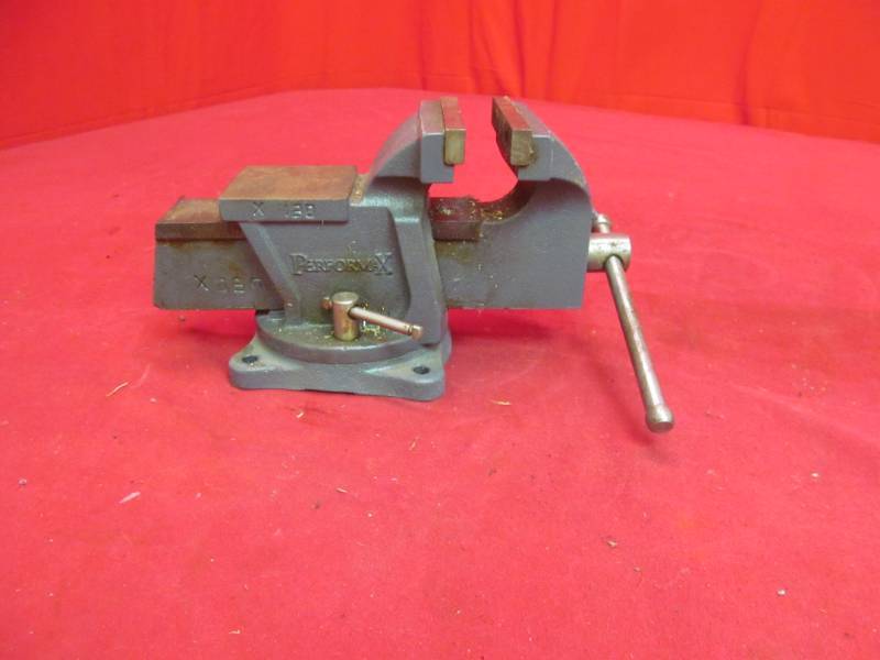 lot 308 image: Perform Max bench vise