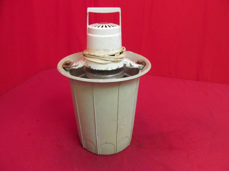 lot 310 image: sears and roebuck ice cream maker