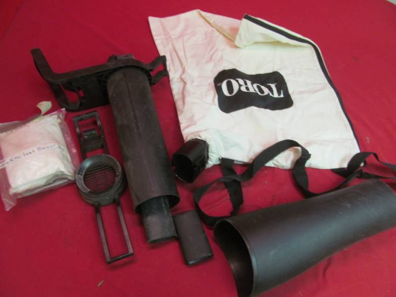 lot 330 image: leaf blower bags and attachment