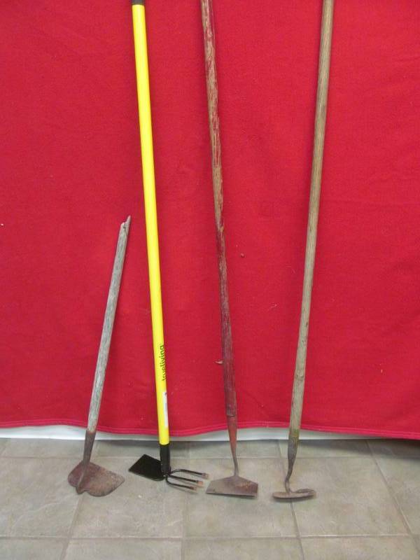 lot 334 image: garden hoes