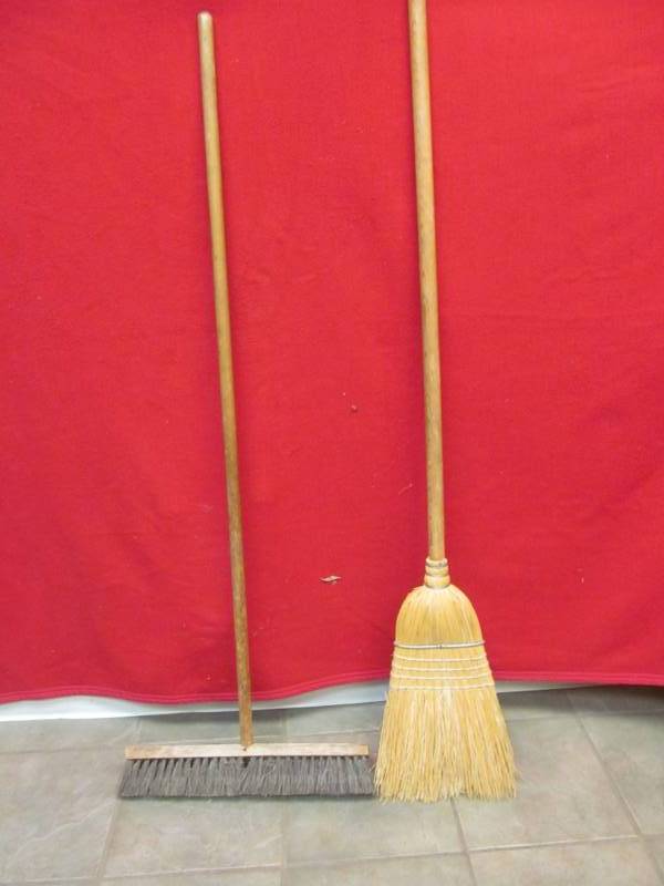 lot 335 image: brooms