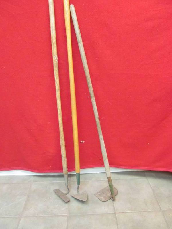 lot 337 image: garden hoes
