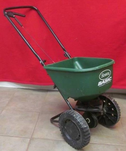lot 353 image: Scotts broadcast spreader