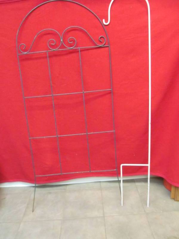 lot 359 image: trellis ,garden hook