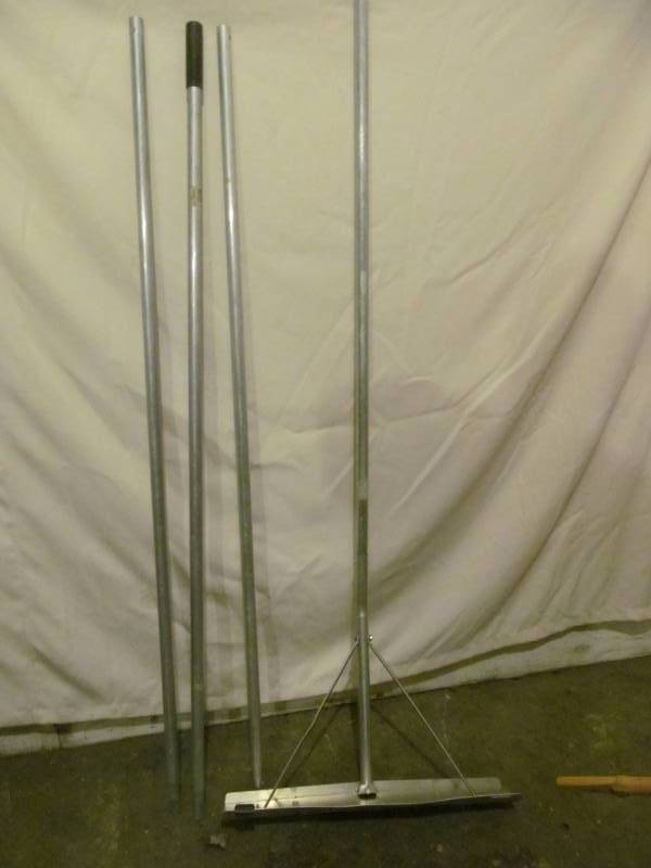 lot 367 image: aluminum snow roof rake