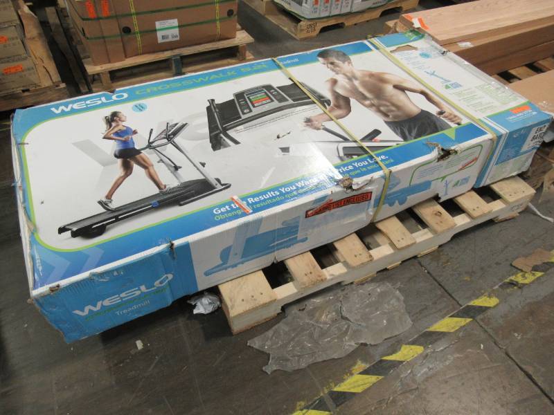 lot 40 image: Weslo CrossWalk 5.2t Treadmill, WLTL31312 - New in Box.