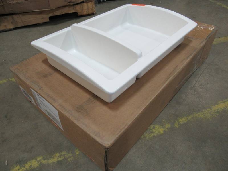 lot 75 image: Swan Recessed Solid Surface Soap Dish in White RS-2215-010.