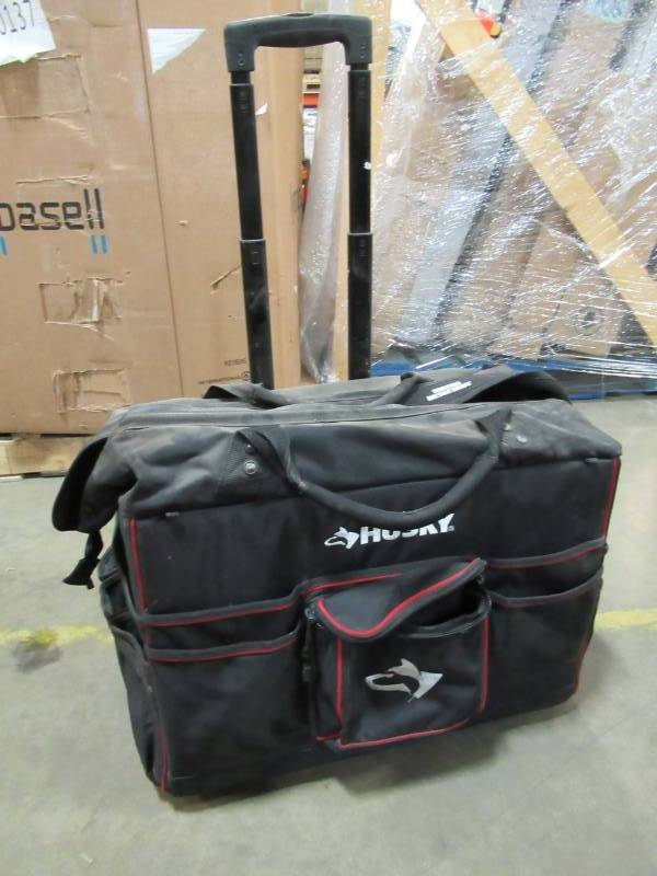 lot 81 image: Husky 22 in. Pro Grade Rolling Tote, GP-44449N13