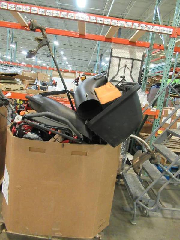 lot 164 image: WHOLESALE MIXED PALLET OF RETURNS - TRIMMERS, LEAF BLOWERS AND LAWN MOWER PARTS