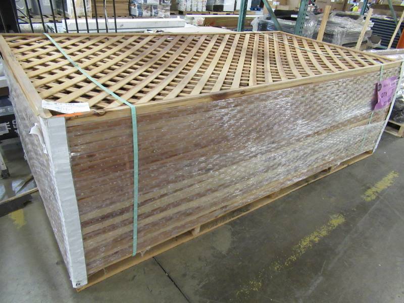 lot 165 image: Veranda 0.2 in. x 48 in. x 8 ft. Redwood Privacy Diamond Wooden Lattice - 20 Pieces