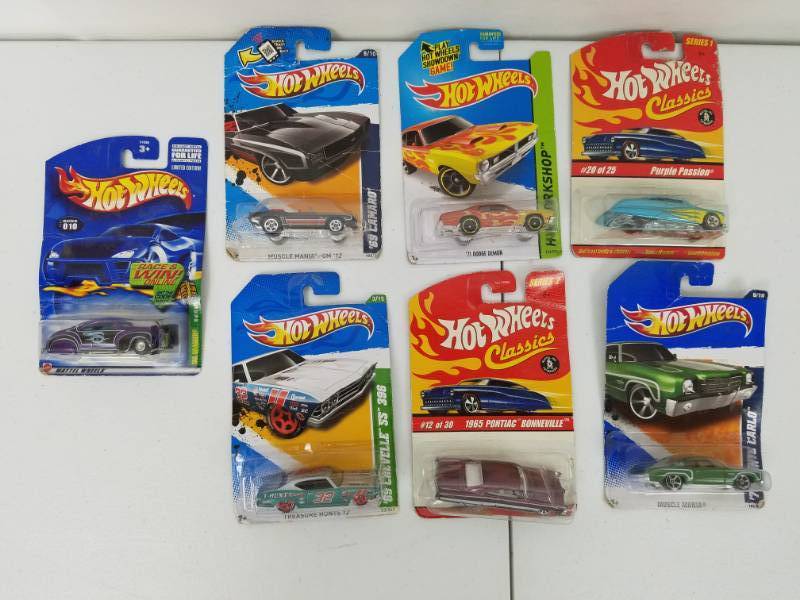 lot 18 image: Lot of 7 sealed Hot Wheels