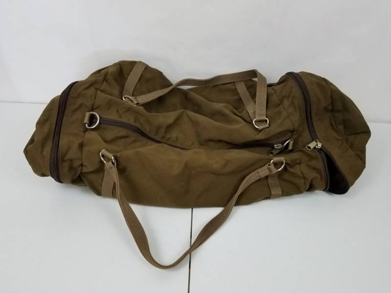 lot 28 image: Large Duffel Bag