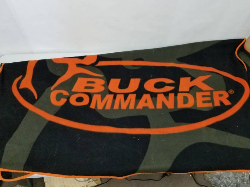 lot 29 image: Buck Commander Blanket