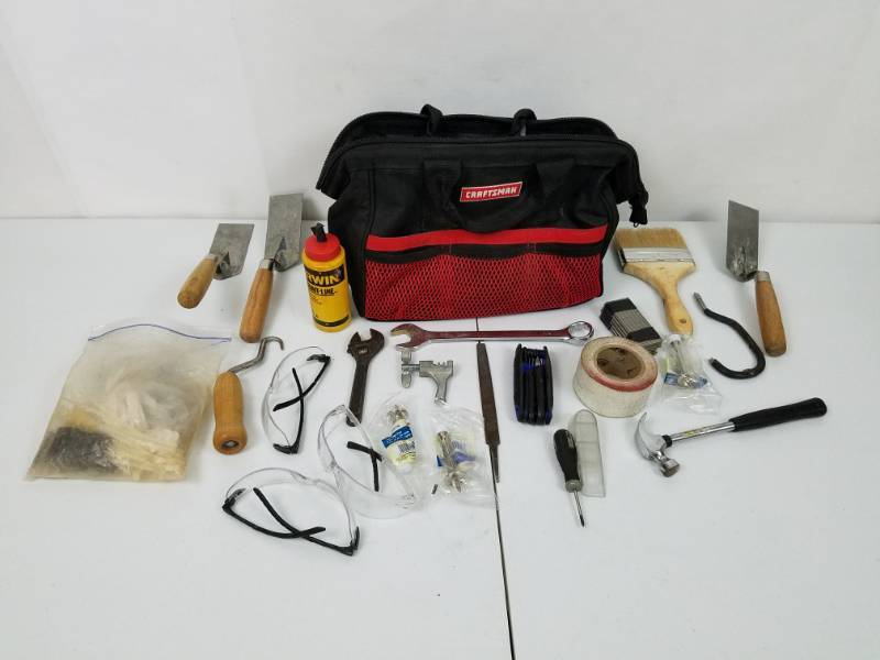 lot 59 image: Craftsman Tool Bag with tools