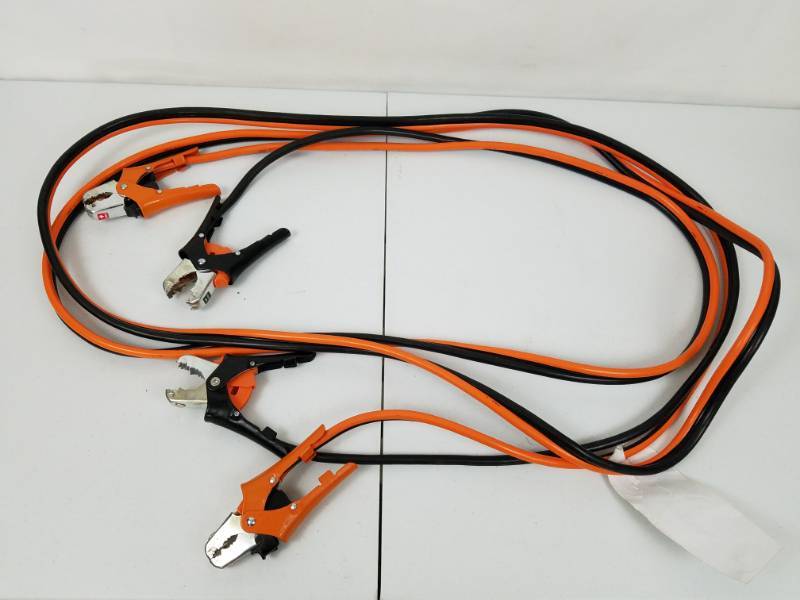 lot 62 image: 20 long jumper cables