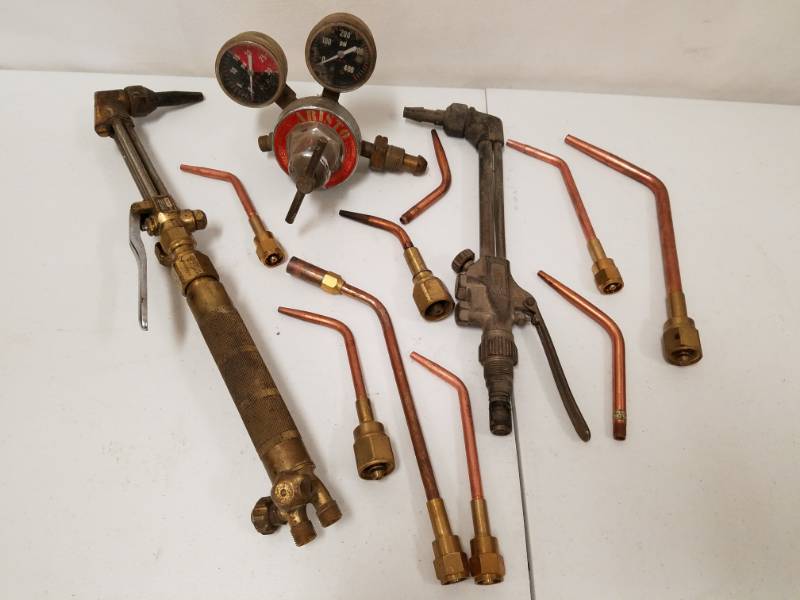 lot 64 image: Torch cutting attachments and copper ends