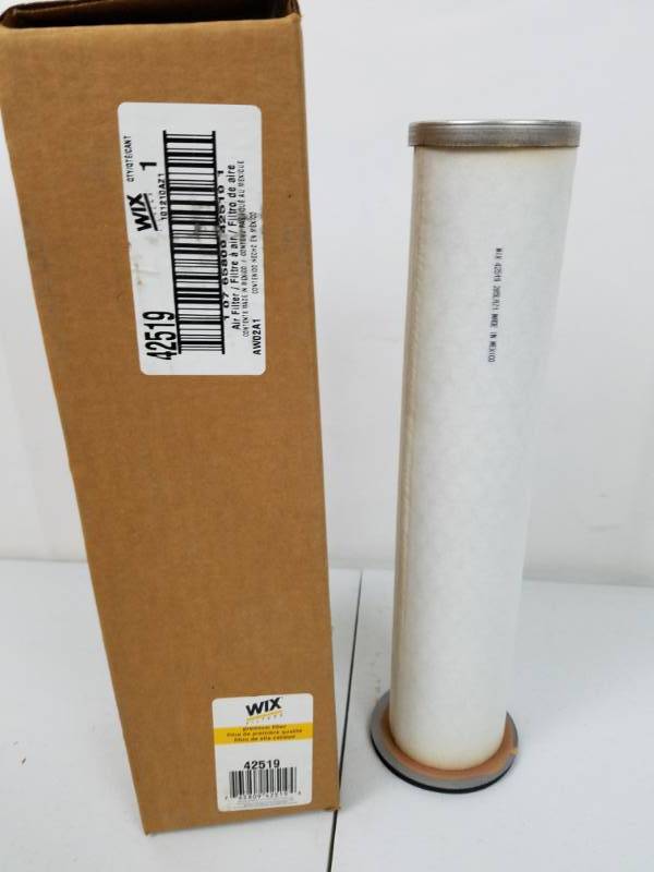lot 73 image: WIX Filter 42519 Air Filter