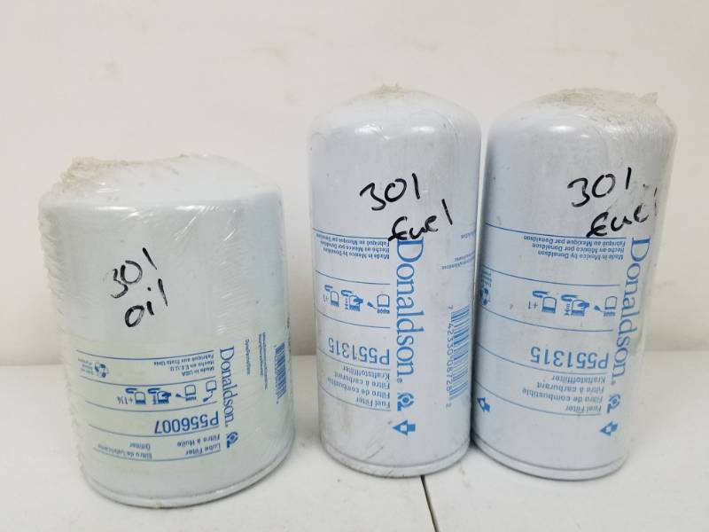 lot 78 image: 2 Donaldson Fuel Filter & 1 Oil Filter