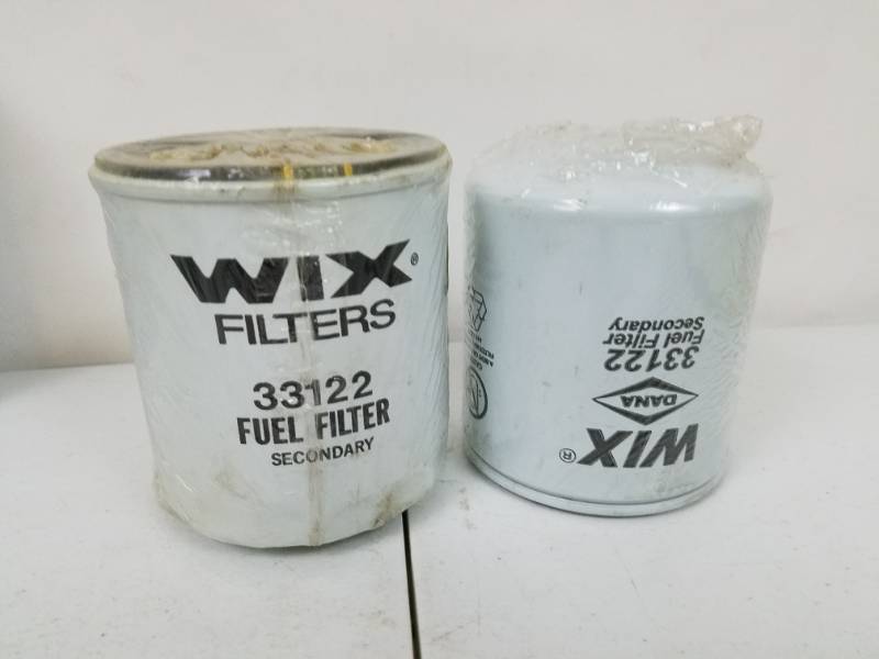 lot 79 image: WIX Fuel Filter 33122