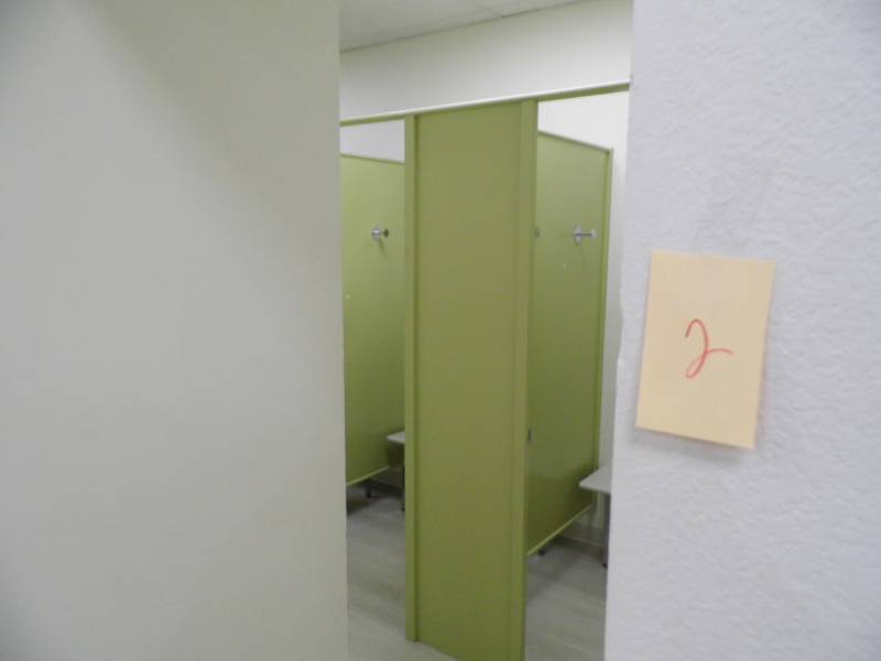 lot 2 image: Fitting Room Fixtures - 4 Rooms