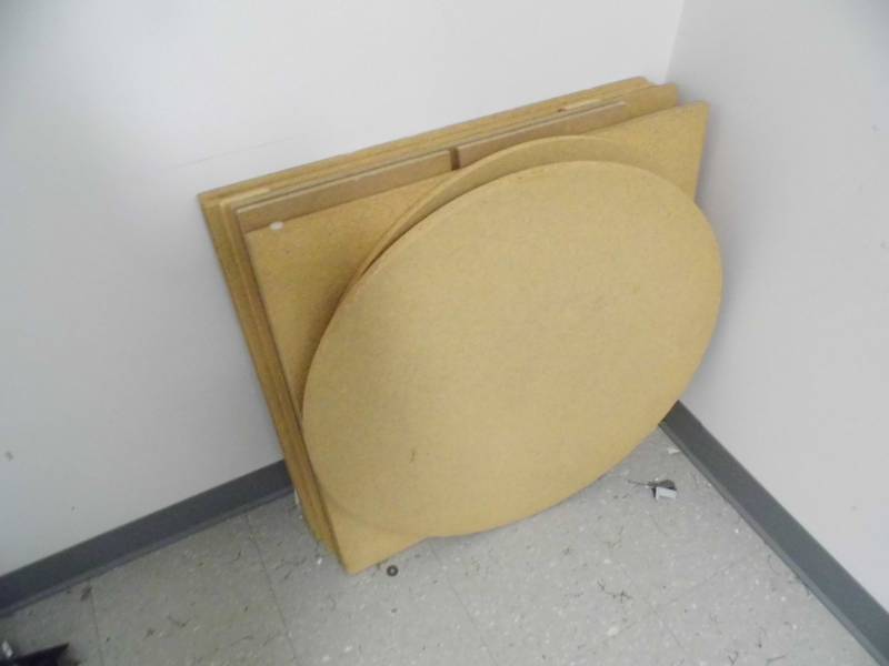 lot 5 image: Large Lot of Tables