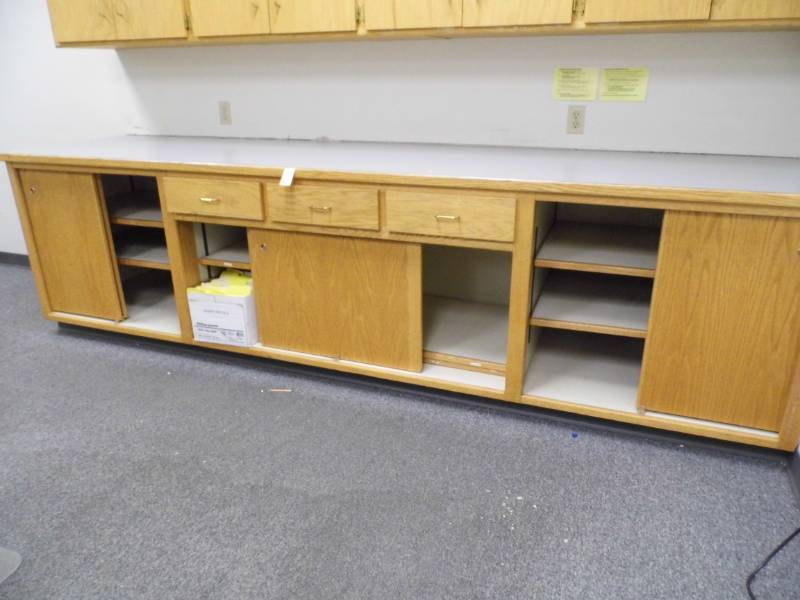 lot 20 image: Base Cabinets