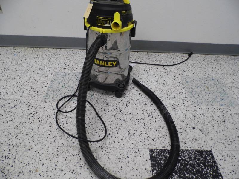 lot 27 image: Stanley Shop Vac
