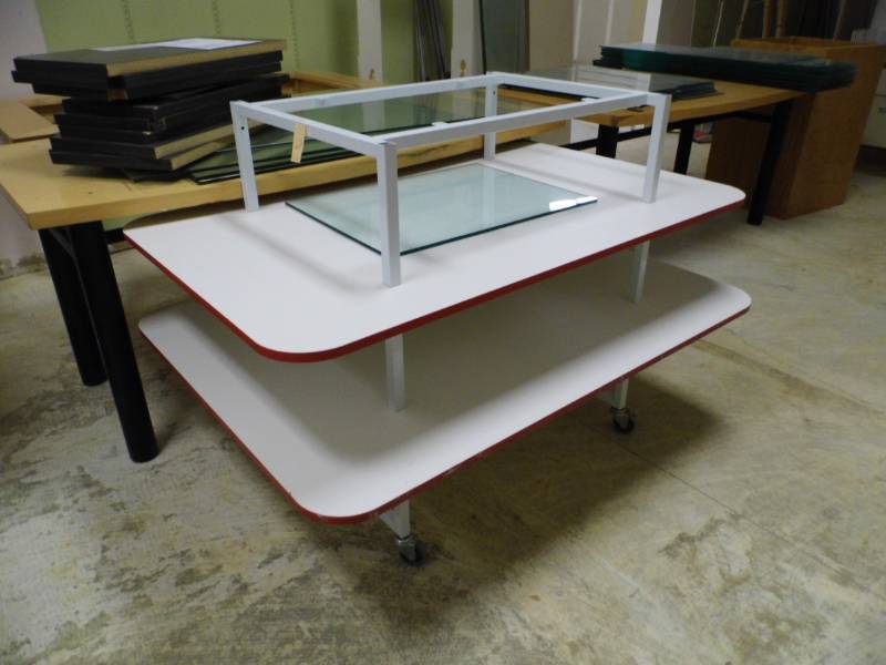 lot 62 image: Rolling 3 Tier Table