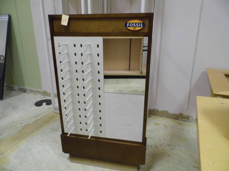 lot 63 image: Fossil Sunglasses Display