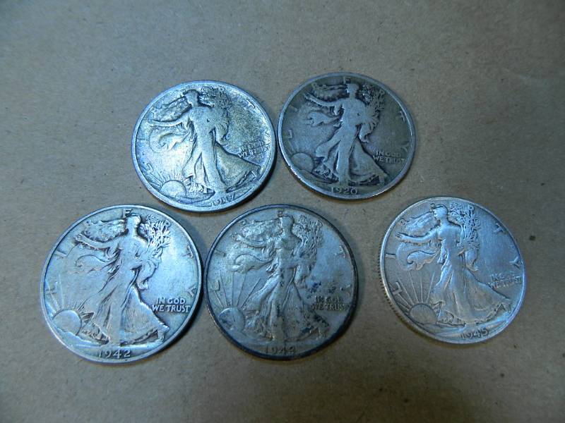 lot 31 image: 5 Walking Liberty Half Dollar Coins
