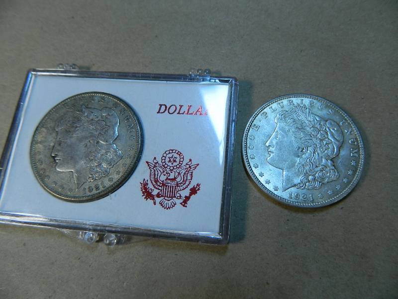 lot 33 image: Qty 2 - 1921 Morgan Silver Dollars