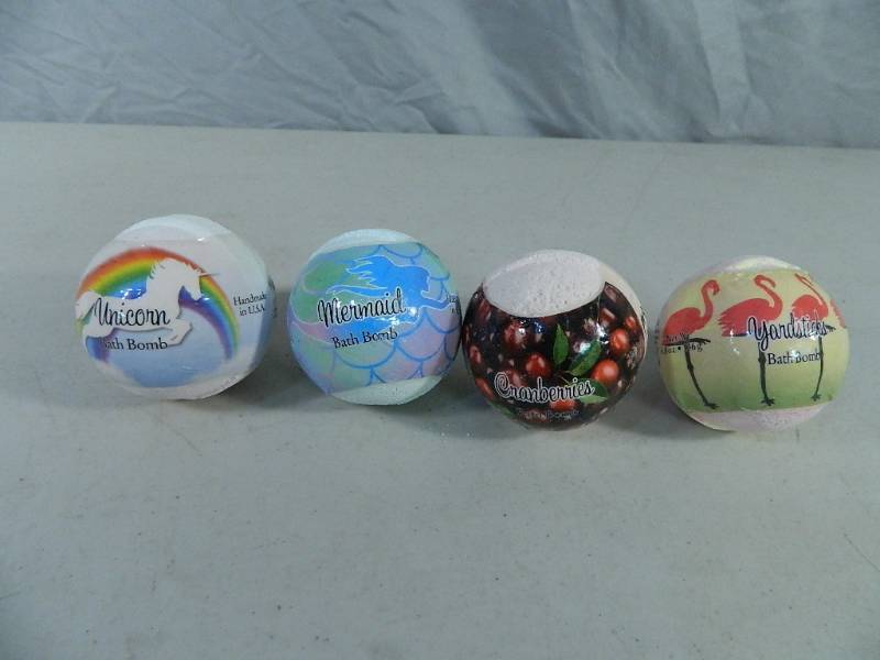 lot 12 image: 4 New Primal Elements Bath Bombs