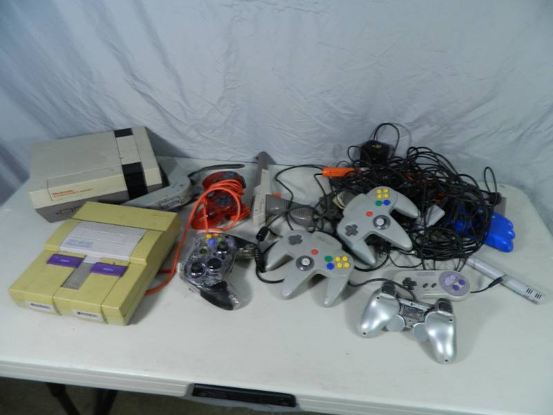 lot 39 image: Nintendo Systems and Accessories