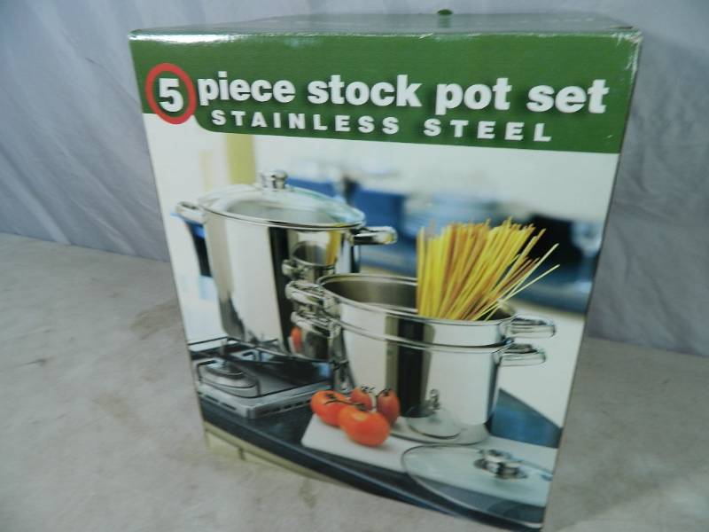 lot 41 image: New 5 Piece Stock Pot Set