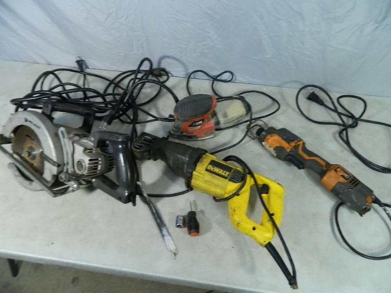 lot 52 image: Assorted Power Tools