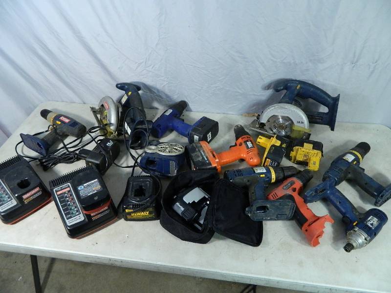 lot 57 image: Assorted Power Cordless Tools