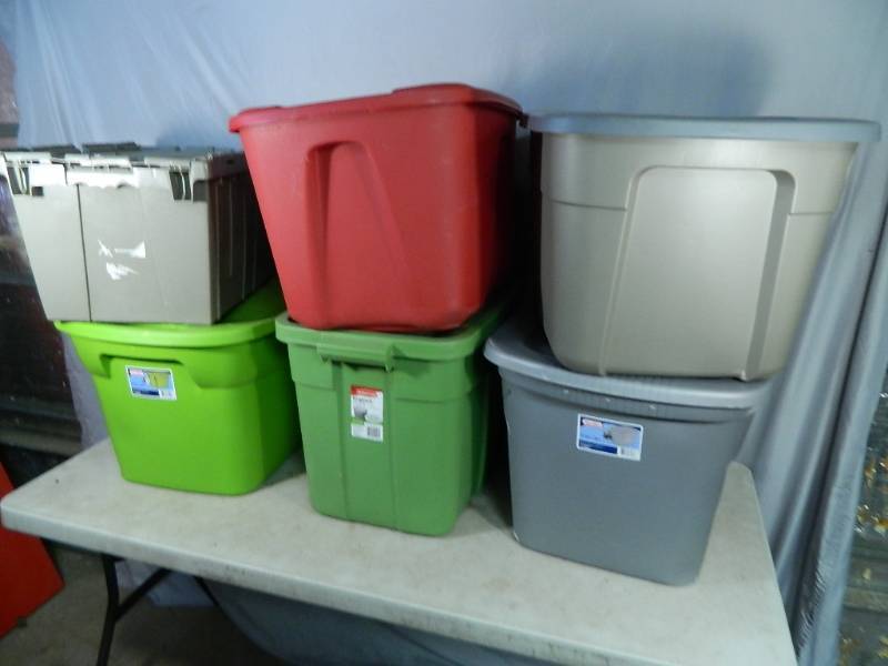 lot 59 image: 6 Assorted Totes with Lids