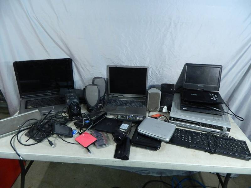 lot 81 image: Assorted Electronics