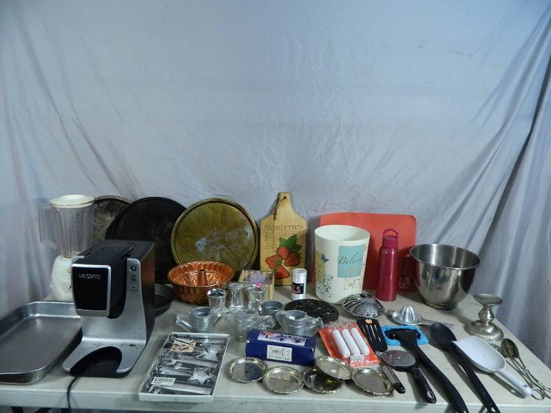 lot 85 image: Kitchen Items and More
