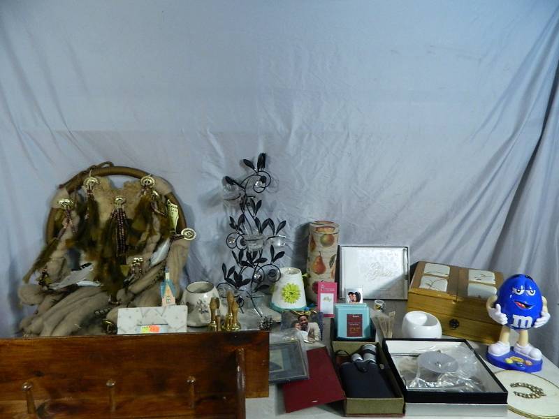 lot 90 image: New Wedding Items, Decor, More